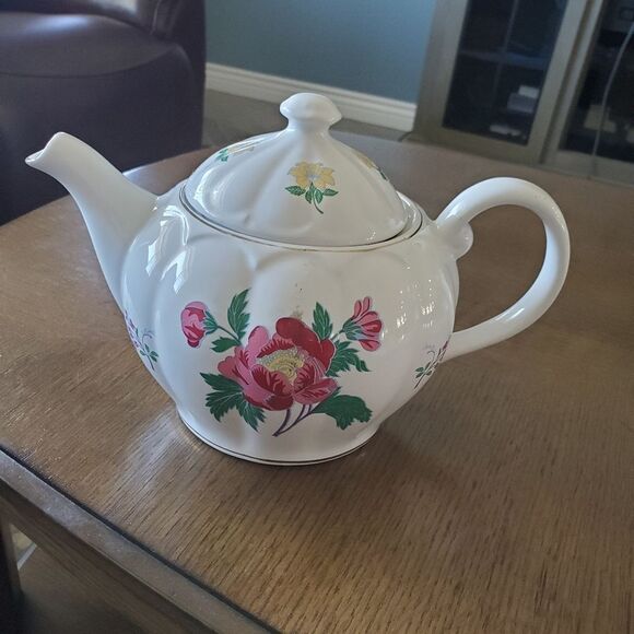 VINTAGE Discontinued Laura Ashley Floral Teapot - Picture 1 of 7